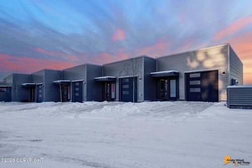 a7-729 Station Ln, Anchorage, AK, 99501-4579 | Card Image