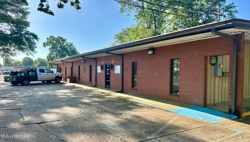 110 E End St, Cleveland, MS, 38732-2742 | Card Image