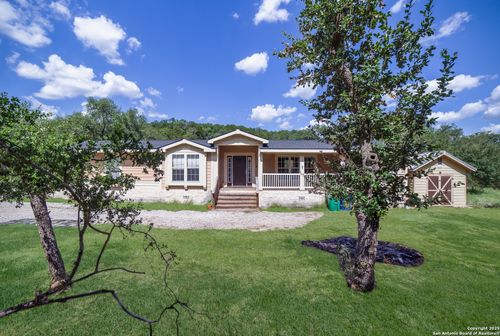 5715 Chimney Rock, Canyon Lake, TX, 78133-3718 | Card Image