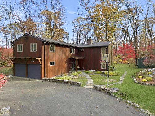 14 Valley Ln, Chappaqua, NY, 10514-2003 | Card Image