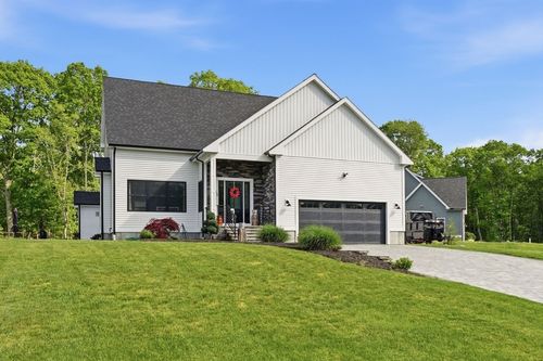 193 Tess Abigail Ln, Swansea, MA, 02777-5084 | Card Image