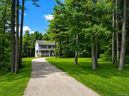 142 Split Rock Dr, Barryville, NY, 12719 | Card Image