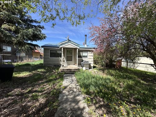 103 B Ave, Seneca, OR, 97873-4015 | Card Image