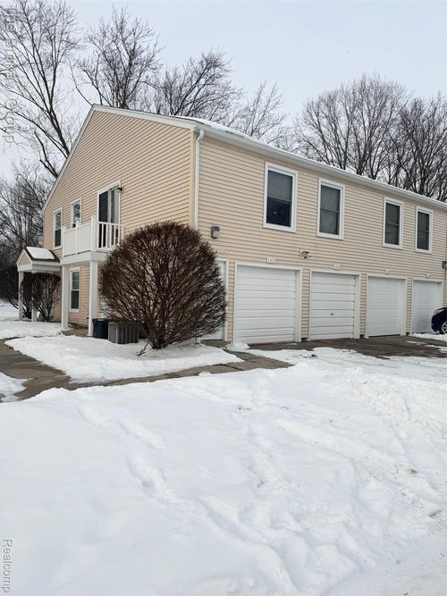 1472 Hunters Ridge Ct, Davison, MI, 48423-2207 | Card Image