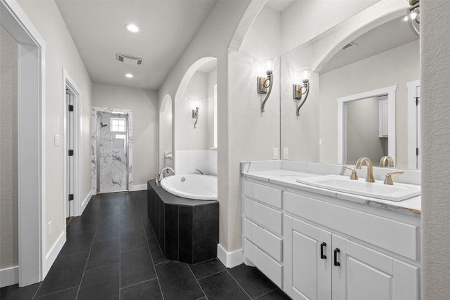 727 S Sugartree Dr, House other with 4 bedrooms, 4 bathrooms and null parking in Lipan TX | Image 15