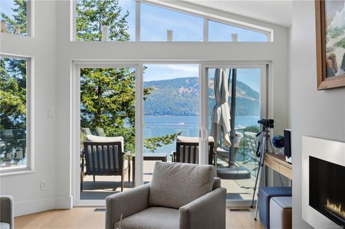 209 Marine Dr, Cobble Hill, BC, V8H0K8 | Card Image