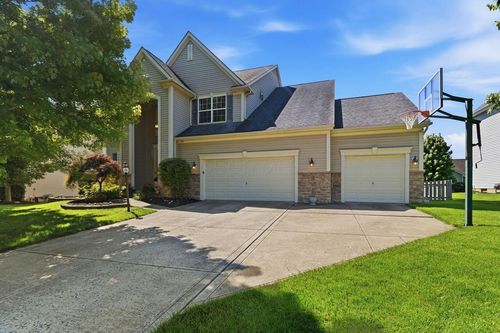 8877 Woodside St, Canal Winchester, OH, 43110-7919 | Card Image