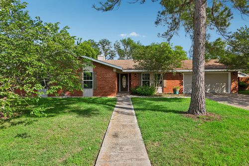 810 Vogel Dr, Lockhart, TX, 78644-3342 | Card Image