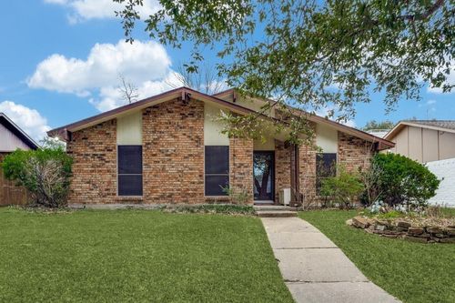 2818 Ashglen Dr, Garland, TX, 75043-6003 | Card Image