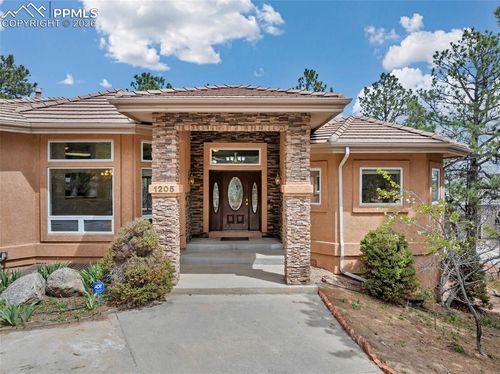 1205 Oakmoor Hts, Colorado Springs, CO, 80906-1100 | Card Image