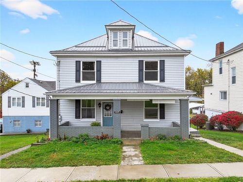 105 Center Ave, Mount Pleasant, PA, 15666-2003 | Card Image