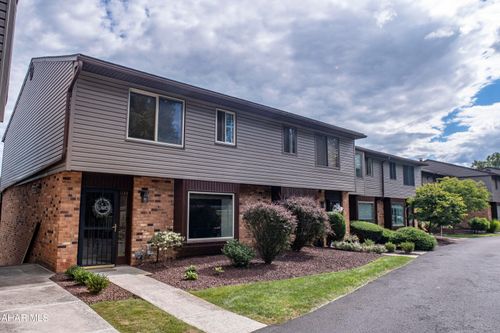1134 Fairway Townhouse Ln, Hollidaysburg, PA, 16648-3700 | Card Image