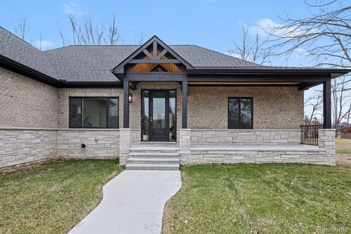 55390 Jewell Rd, Shelby Township, MI, 48315-1061 | Card Image