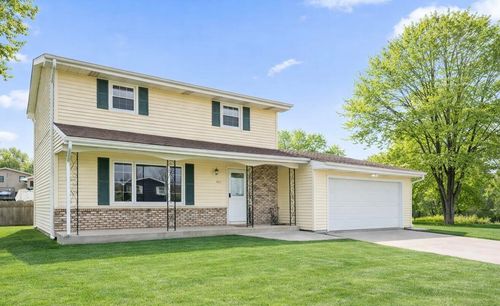 947 Iroquois Dr, Crown Point, IN, 46307-4507 | Card Image