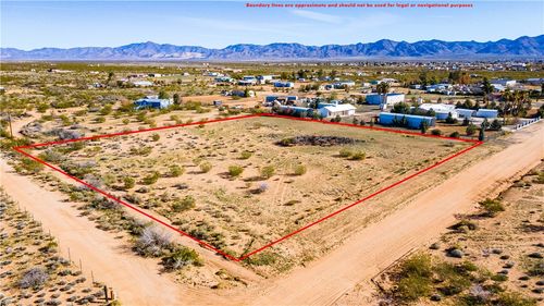 000 W Supai Dr, Golden Valley, AZ, 86413 | Card Image