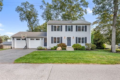 123 Terrace Ave, Cumberland, RI, 02864-6636 | Card Image