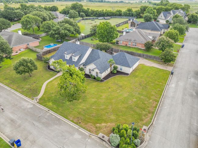 Aerial perspective of suburban area | Image 7