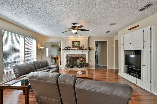 7129 Aspen Wood Trl, House other with 3 bedrooms, 3 bathrooms and null parking in Fort Worth TX | Image 10