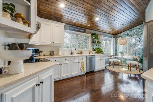 615 Hoke St, Lincolnton, NC, 28092-3029 | Card Image