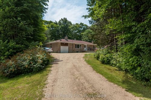 1643 Eagle Lake Rd, South River, ON, P0A1X0 | Card Image