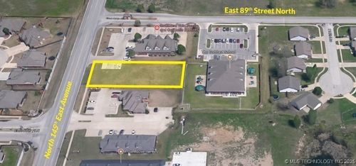 8817 N 145th East Ave, Owasso, OK, 74055-8464 | Card Image