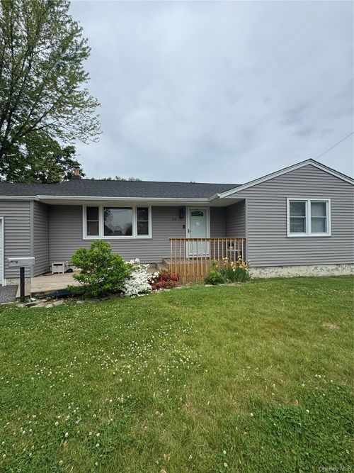 54 Belford Ave, Bay Shore, NY, 11706-6821 | Card Image
