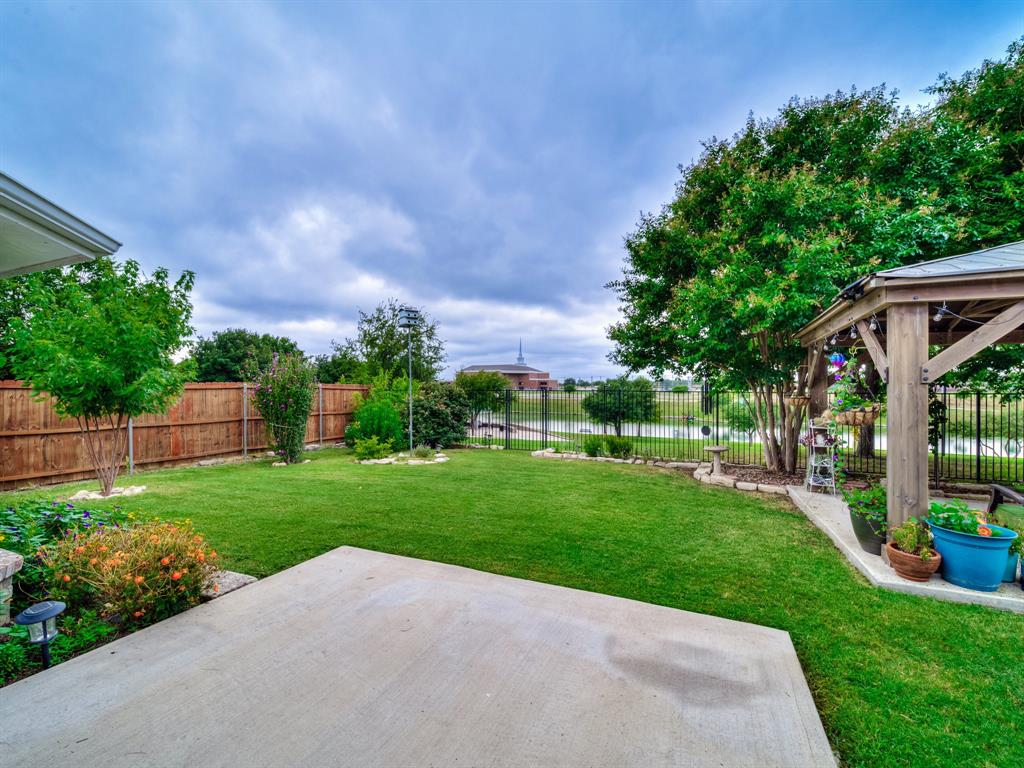 Bennington Dr, Watauga, TX 76148