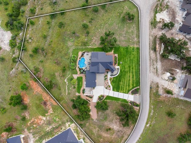115 Trophy Oak Pt, Home with 5 bedrooms, 5 bathrooms and 3 parking in Fredericksburg TX | Image 4