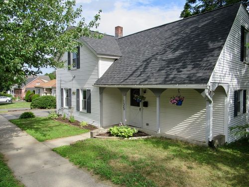 125 Maple St, West Springfield, MA, 01089-2800 | Card Image