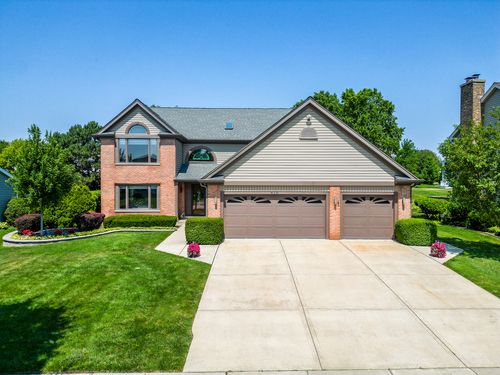 410 Woodcroft Ln, Schaumburg, IL, 60173-2242 | Card Image