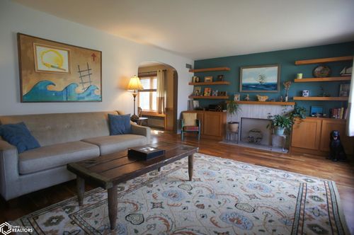 516 Webster St, Webster City, IA, 50595-2951 | Card Image