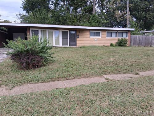 8337 Graybirch Dr, Berkeley, MO, 63134-1409 | Card Image