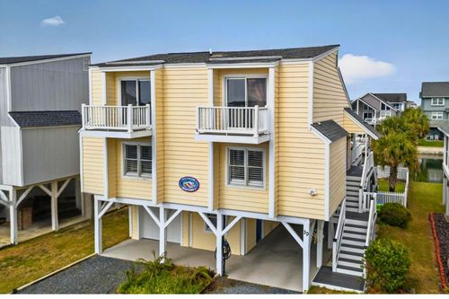 39 Newport St, Ocean Isle Beach, NC, 28469-7627 | Card Image