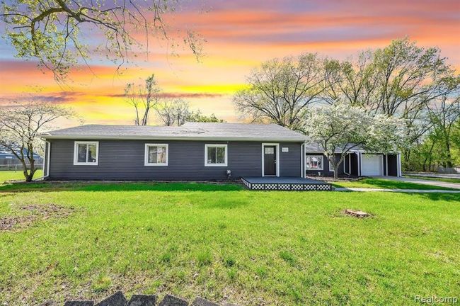 960 Olreana Road, House other with 4 bedrooms, 2 bathrooms and null parking in White Lake Twp MI | Image 2