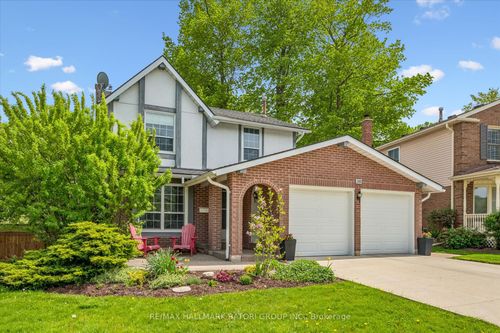 38 Deerwood Cres, Kitchener, ON, N2N1R3 | Card Image