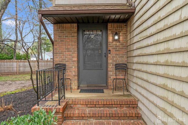 1 Pheasant Run, Townhouse with 2 bedrooms, 3 bathrooms and null parking in Edison NJ | Image 4