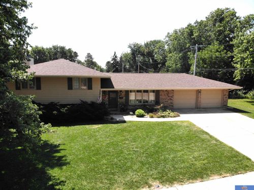 2111 Grant Street, Beatrice, NE, 68310 | Card Image