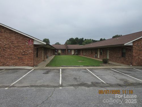 apt-f-33 27th St Nw, Hickory, NC, 28601-5647 | Card Image