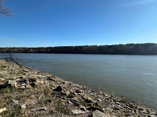 715 Arnold Ln, Savannah, TN, 38372-6528 | Card Image