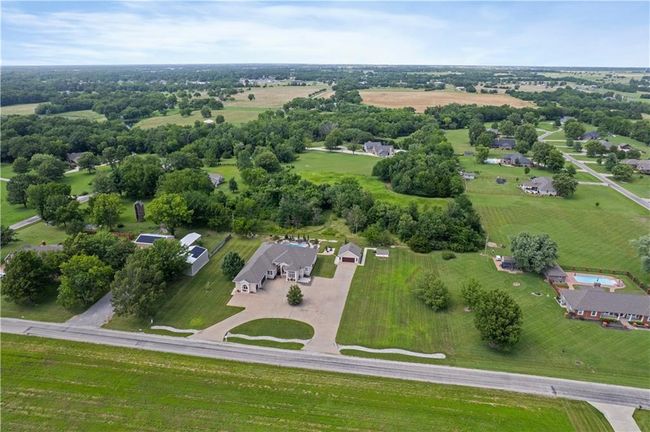 1702 Cedar Ridge Rd, House other with 4 bedrooms, 4 bathrooms and null parking in Parsons KS | Image 7