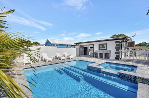 2301 Yellowtail Ave, Marathon, FL, 33050-2884 | Card Image