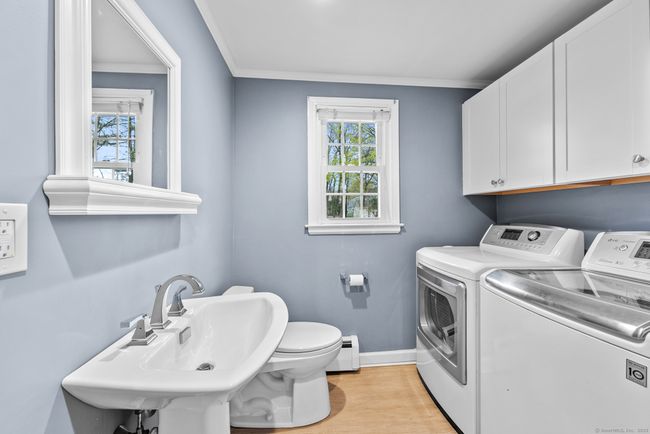 494 Broad St, House other with 4 bedrooms, 3 bathrooms and null parking in Windsor CT | Image 8