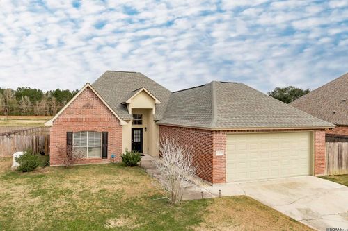 11435 Meadow View Dr, Denham Springs, LA, 70726 | Card Image