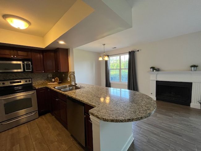APT-115 - 11 Foxcroft Rd, Townhouse with 2 bedrooms, 2 bathrooms and 2 parking in Naperville IL | Image 15