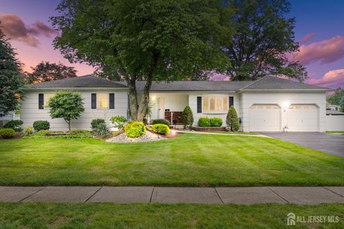 18 Academic Rd, East Brunswick, NJ, 08816-3613 | Card Image