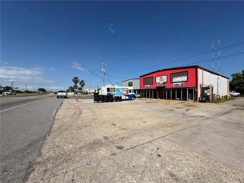 3803 Paris Rd, Chalmette, LA, 70043-1304 | Card Image