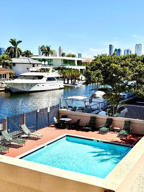 208-2903 Ne 163rd St, North Miami Beach, FL, 33160-4465 | Card Image