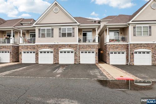 28 Elston Ct, Haskell, NJ, 07420-1151 | Card Image