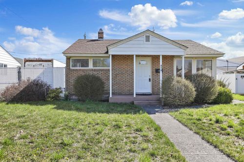 4518 N Atlantic Dr, Spokane, WA, 99205-1009 | Card Image