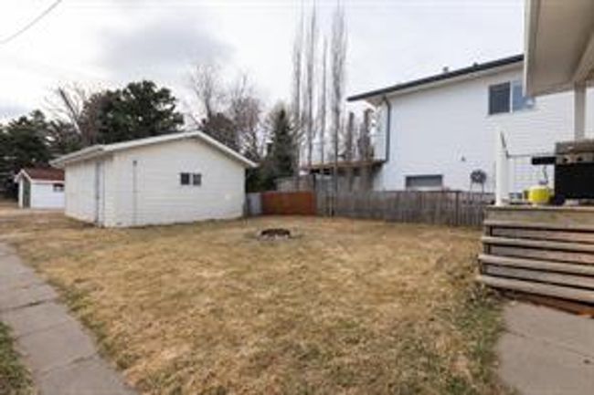 212 Abbey St, House detached with 3 bedrooms, 1 bathrooms and 4 parking in Bittern Lake AB | Image 20